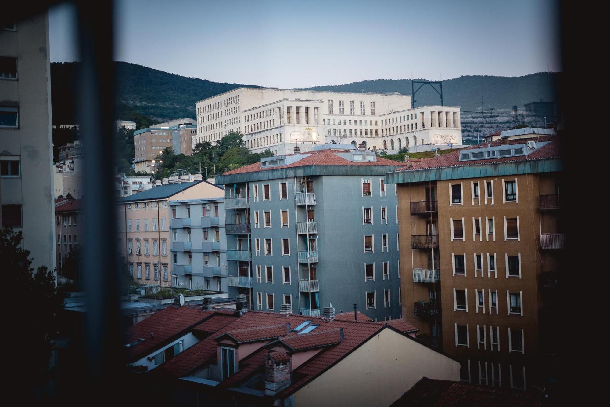 5Min Stazione Centrale Appartamento Con Terrazza Triest Exterior foto